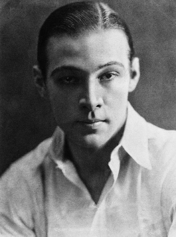  Rudolph Valentino